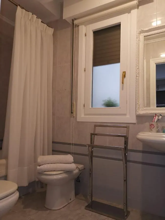 Habitacion Con Bano Privado En ビルバオ ホームステイ